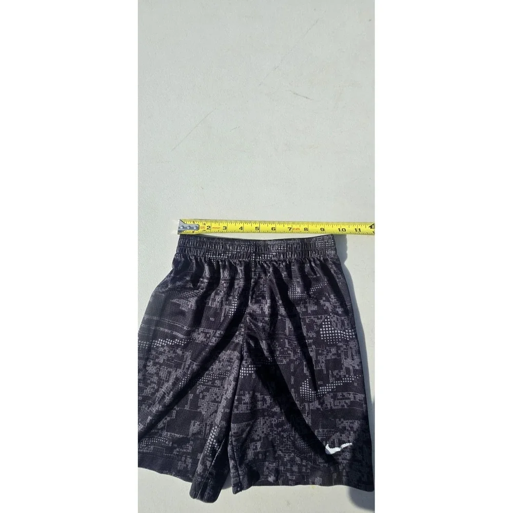 Boy's Grey Nike Basketball shorts Size 7